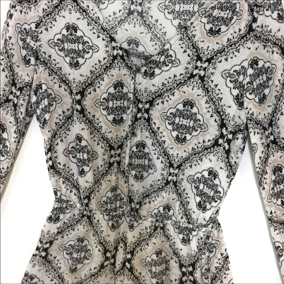 ❤️Black/Cream Romper❤️ - Picture 3 of 5